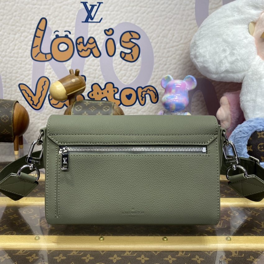 Replica Louis Vuitton Takeoff Messenger - ultra-realistic fake designer tote
