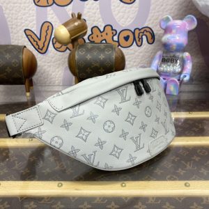Replica Louis Vuitton Bumbag Discovery Grey - top-tier luxury replica shoulder bag