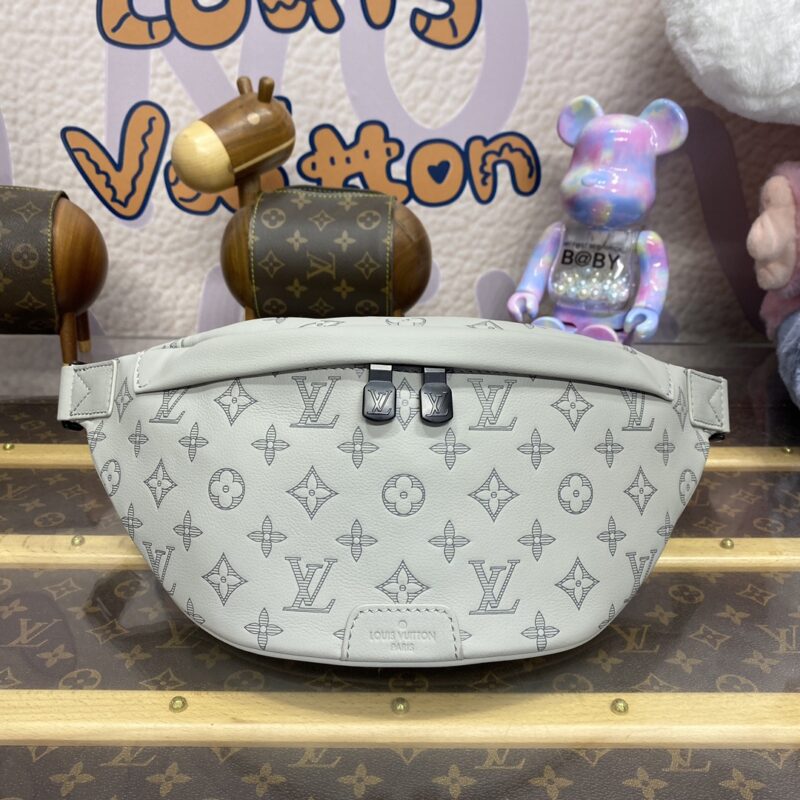 Replica Louis Vuitton Bumbag Discovery Grey - high-quality designer bag clone