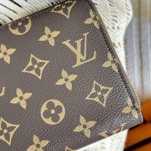 Replica Louis Vuitton Zippy Wallet - high-end fake designer purse
