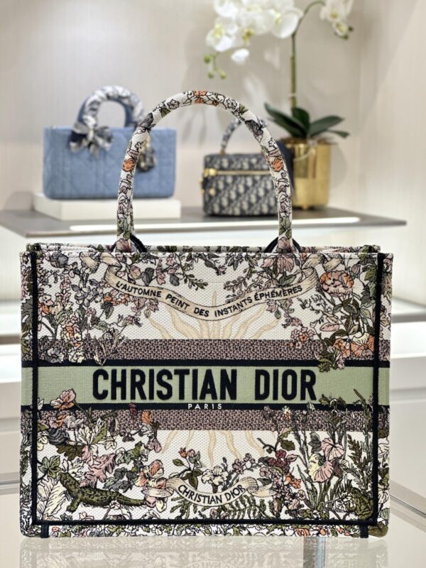 Replica Dior Tote Book Sunflower Autumn - high-quality designer bag clone