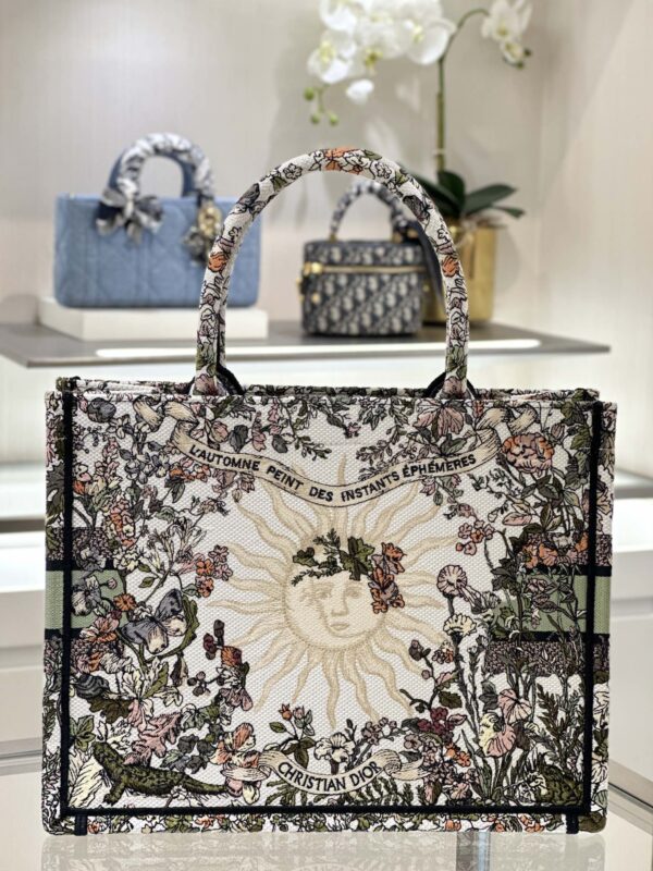 Replica Dior Tote Book Sunflower Autumn - near-authentic luxury replica handbag