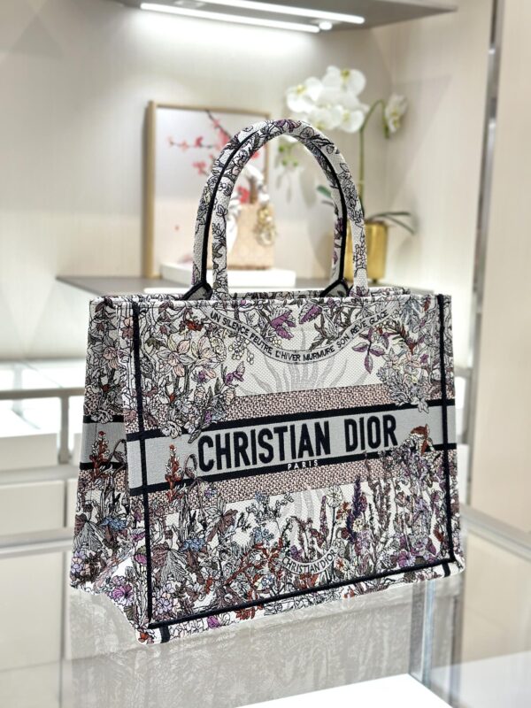 Replica Dior Tote Book Sun flower winter - top-tier luxury replica shoulder bag