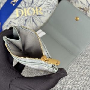 Replica Dior 30 Montaigne Wallet - realistic designer-inspired fake bag
