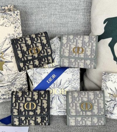 Replica Dior 30 Montaigne Wallet - near-authentic luxury replica handbag