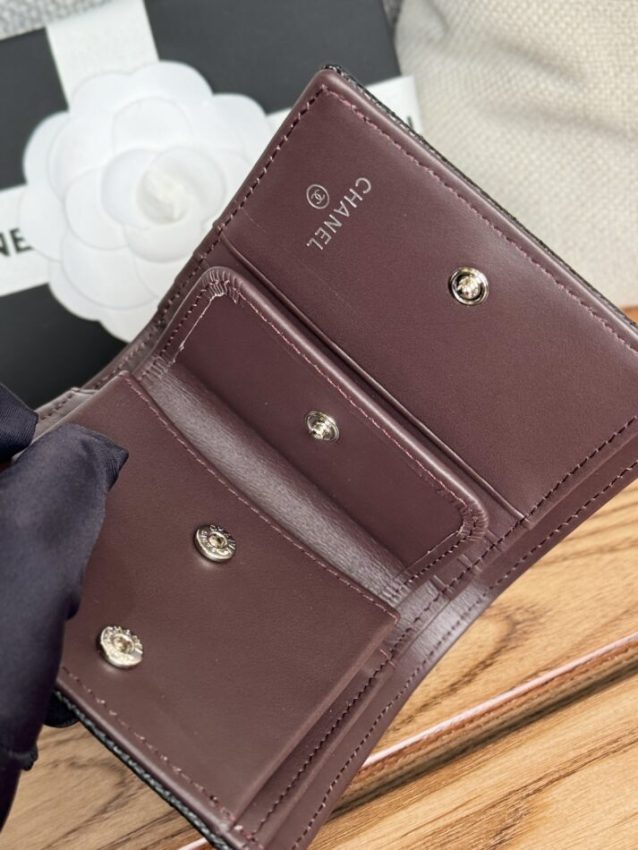 Replica Chanel Compact Bifold Wallet - authentic-look luxury purse replica