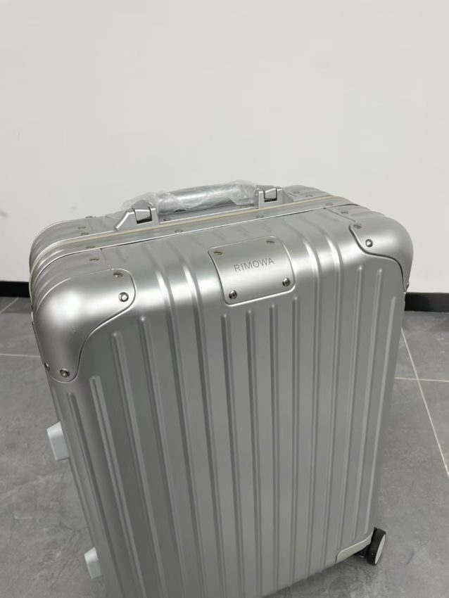 Replica Rimowa Original Suitcase Silver - best-selling designer handbag dupe