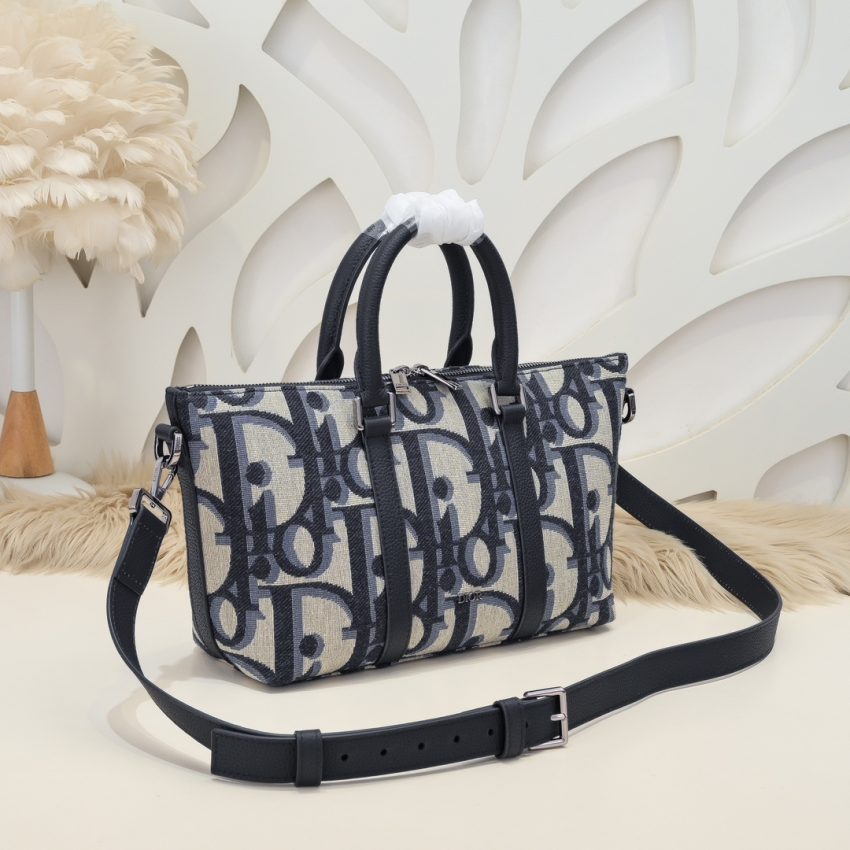 Replica Dior Weekender 25 3 Replica Dior Weekender 25 - high-quality designer bag clone