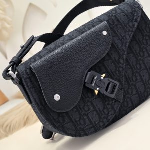Replica Dior Saddle Messenger Black Classic - ultra-realistic fake designer tote