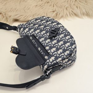 Replica Dior Saddle Messenger White Classic - realistic designer-inspired fake bag