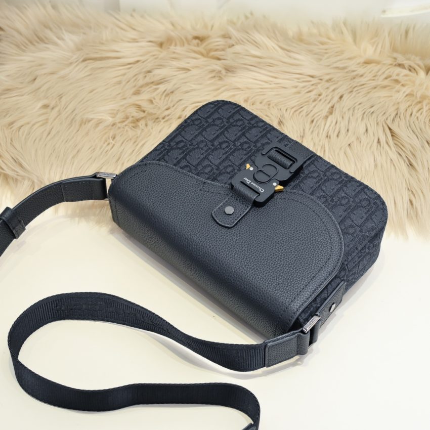 Replica Dior Saddle Messenger Bag Oblique Black - near-authentic luxury replica handbag