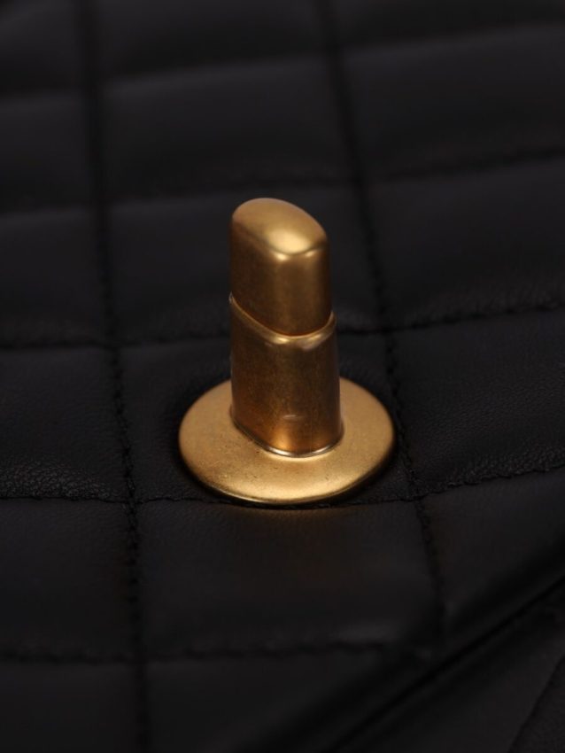 Replica CHANEL Hobo Medium Black - realistic designer-inspired fake bag