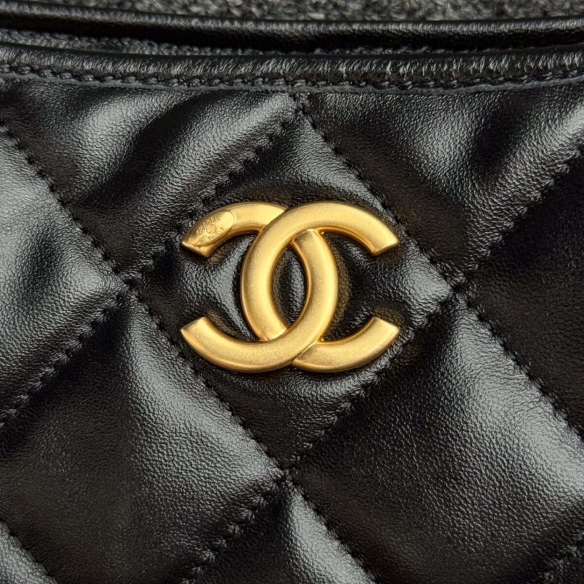 Replica CHANEL 24a Hobo Large Black - high-end fake designer purse