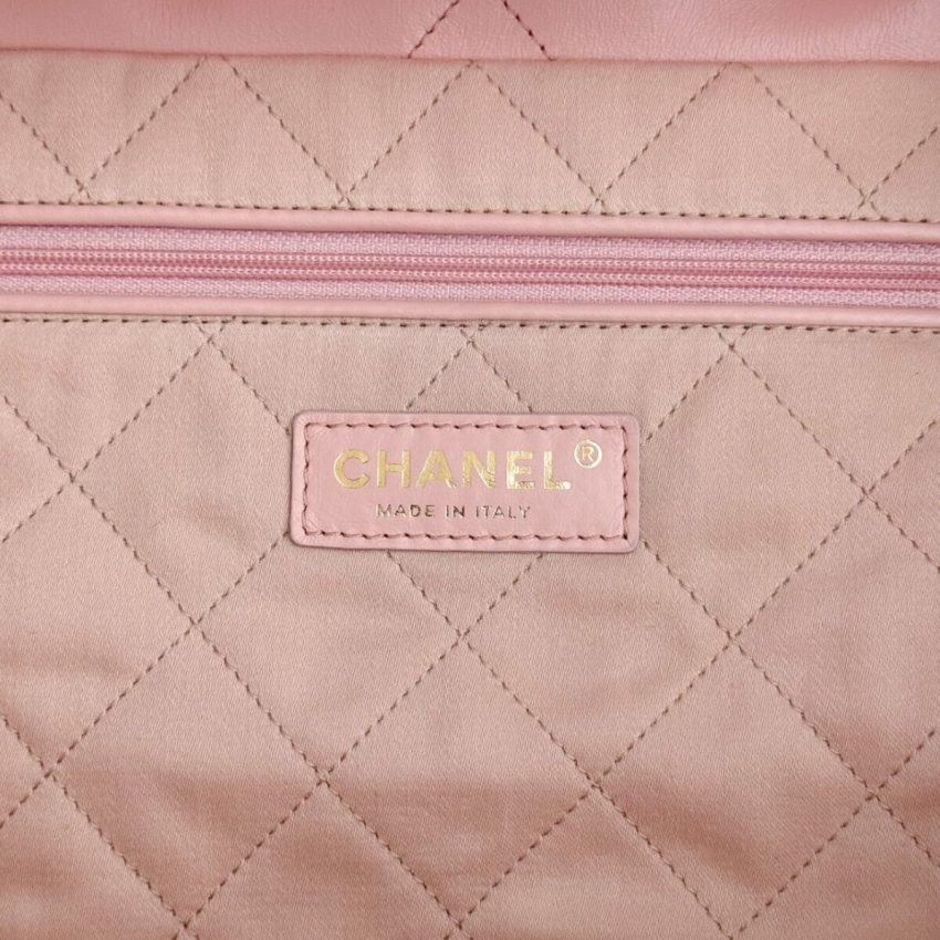 Replica CHANEL 22 Medium Handbag Pink - near-authentic luxury replica handbag
