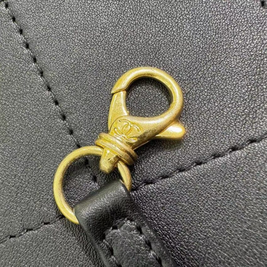 Replica CHANEL 23A Hobo Bag - near-authentic luxury replica handbag