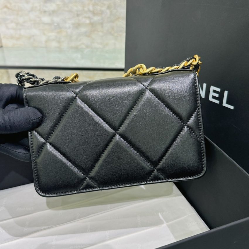 Replica CHANEL 19 Wallet on Chain Black - high-end fake designer purse