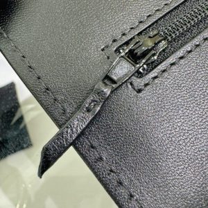 Replica CHANEL 19 Wallet on Chain Black - near-authentic luxury replica handbag