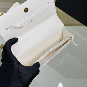 Replica CHANEL 19 Wallet on Chain White - best quality luxury bag dupe