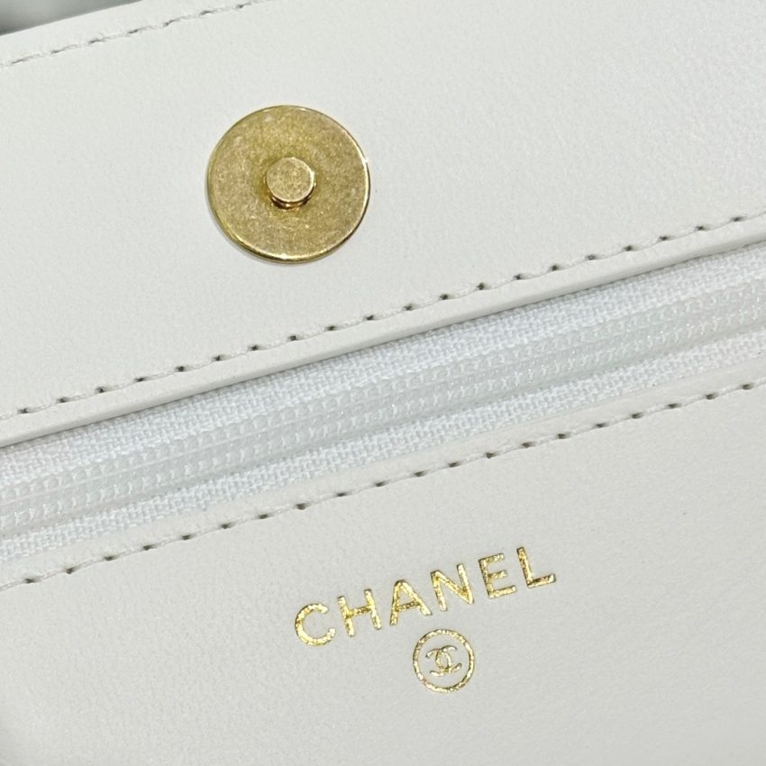 Replica CHANEL 19 Wallet on Chain White - authentic-look luxury purse replica