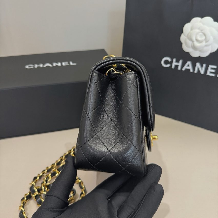 Replica CHANEL Classic Flap 17cm Gold - authentic-look luxury purse replica