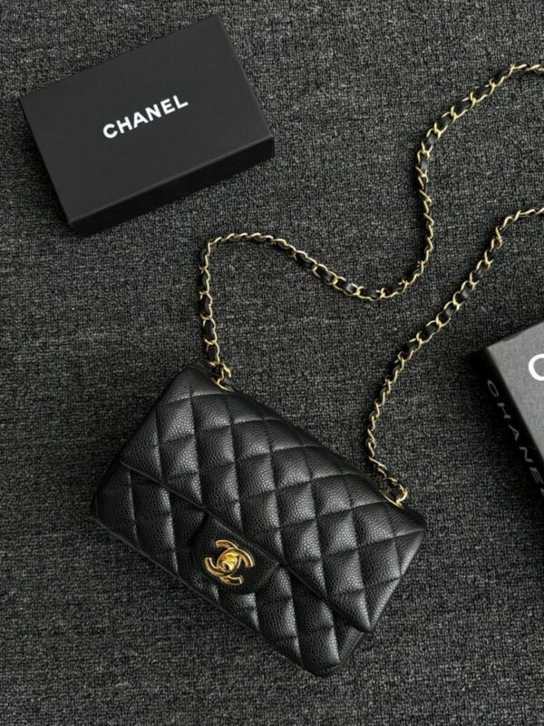 Replica CHANEL Classic Flap 20cm Black Caviar - high-accuracy replica luxury purse