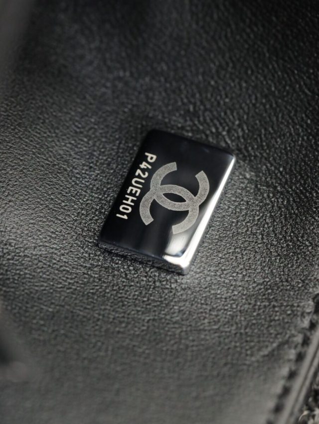 Replica CHANEL Classic Flap 17cm Silver - near-authentic luxury replica handbag