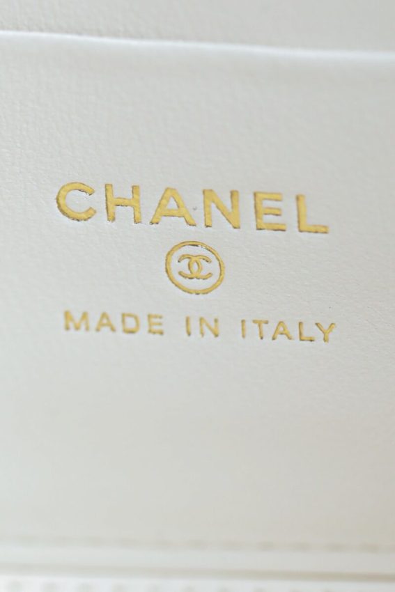 Replica CHANEL 24s Pearl Handle Box White - best-selling designer handbag dupe