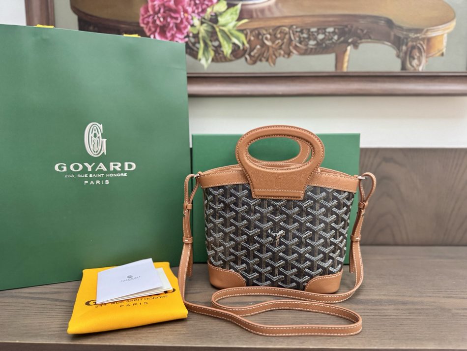 Goyard Replica Beluga Mini Bag Brown