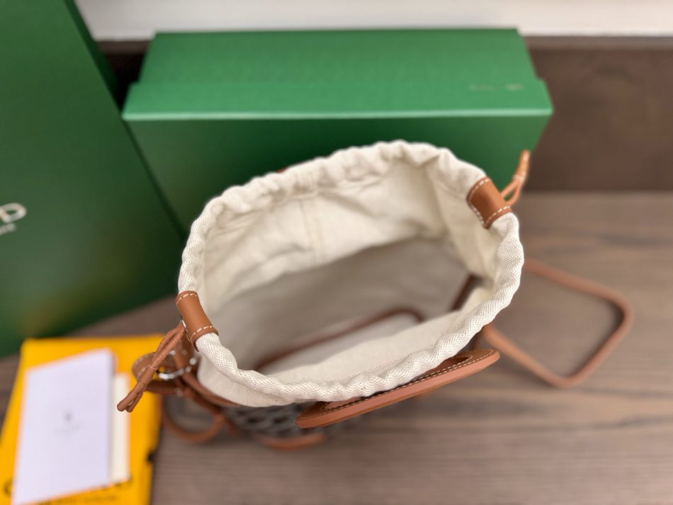 Goyard Replica Beluga Mini Bag Brown