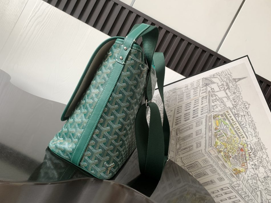 Goyard Capetien MM Messenger Bag Green