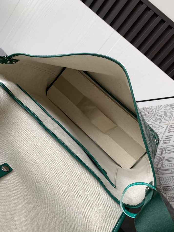 Goyard Capetien MM Messenger Bag Green