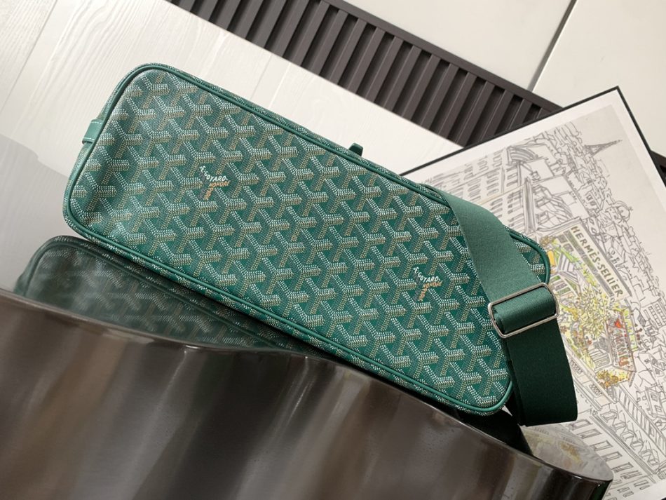 Goyard Capetien MM Messenger Bag Green