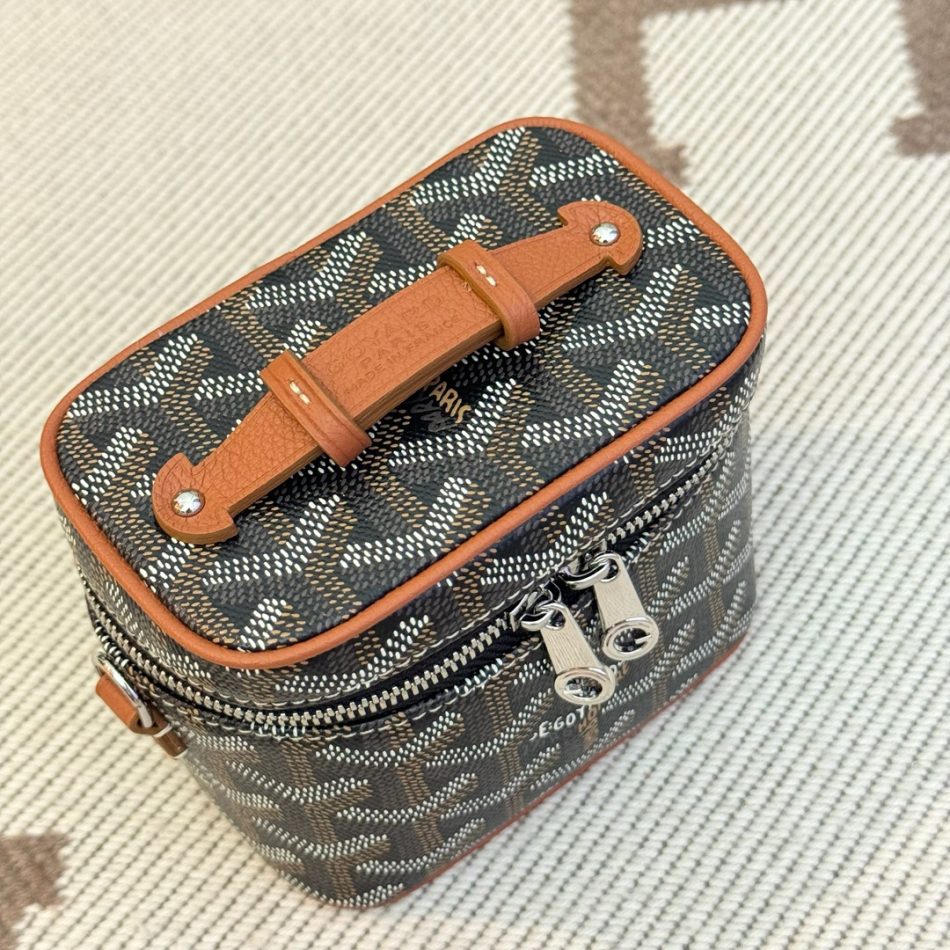 Replica Goyard Muse Nano Vanity Brown