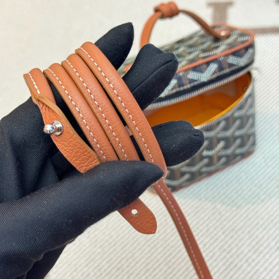 Replica Goyard Muse Nano Vanity Brown