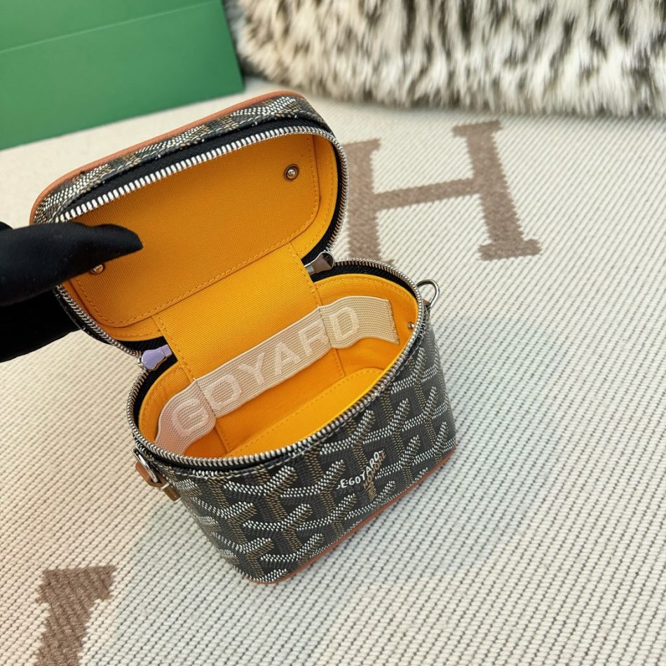 Replica Goyard Muse Nano Vanity Brown