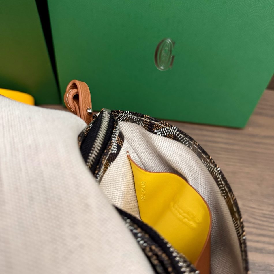 Goyard Plumet Pouch-Wallet Brown