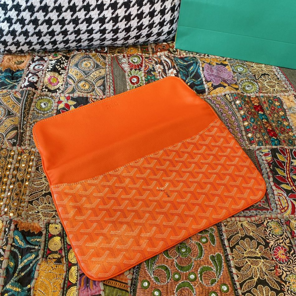 Goyard Sainte-Marie MM Clutch Orange